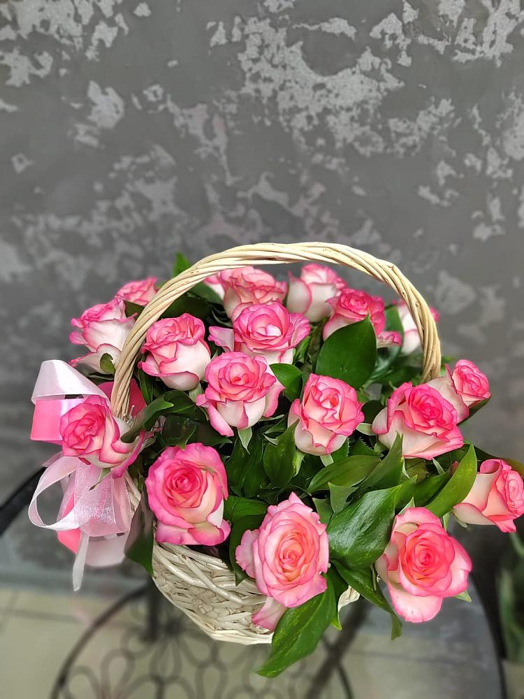 Цветочная композиция из Розы в корзине в Талицы Пушкинского района