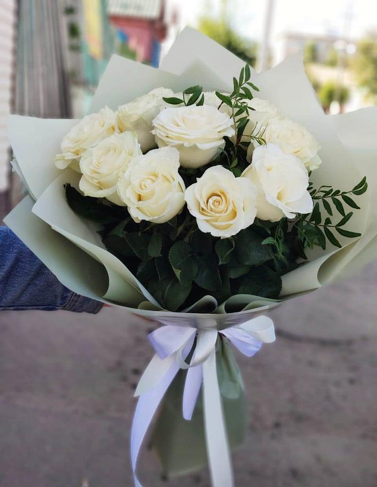 Букет Белые розы Проуд в Талицы Пушкинского района