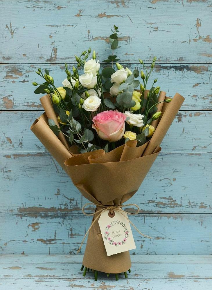 Букет цветов из: Розы и Лизиантусы в Талицы Пушкинского района