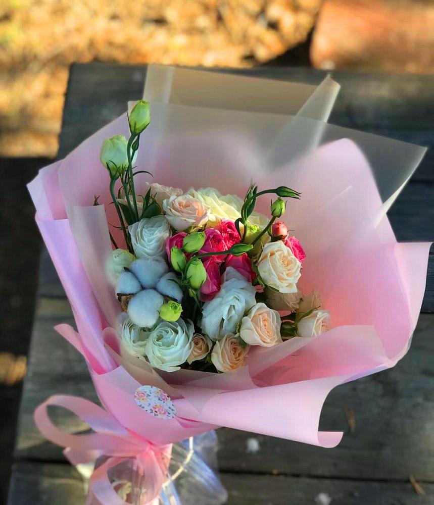 Букет цветов из: Розы и Лизиантусы в Талицы Пушкинского района