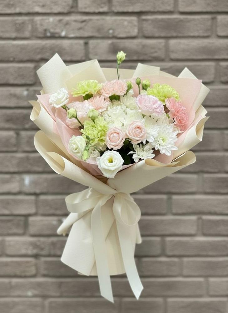 Букет цветов из: Гвоздики, Розы, Лизиантусы и Хризантемы в Талицы Пушкинского района