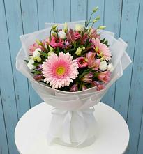 Букет цветов из:  Герберы, Альстромерии и Лизиантусы в Талицы Пушкинского района