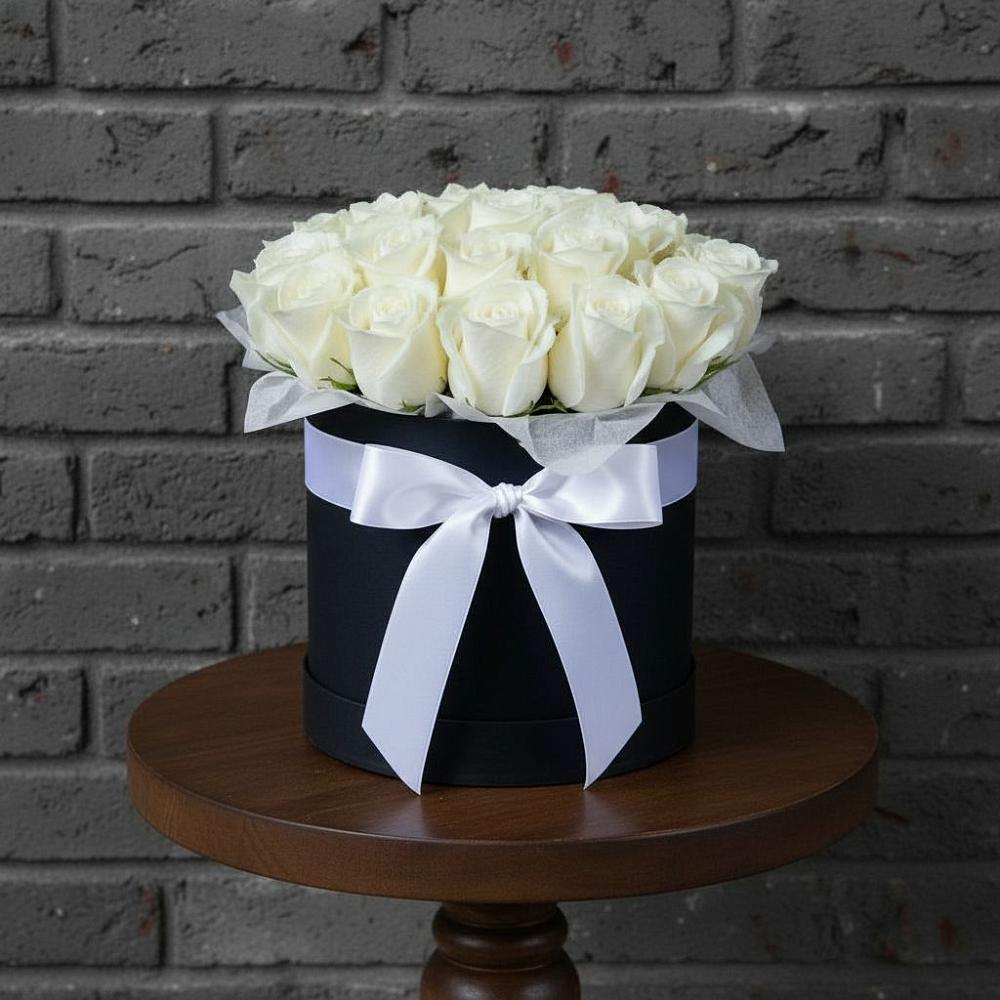 Цветочная композиция из Розы в шляпной коробке в Талицы Пушкинского района