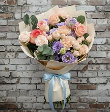 Букет цветов из:  Розы, Лизиантусы и Гвоздики в Талицы Пушкинского района
